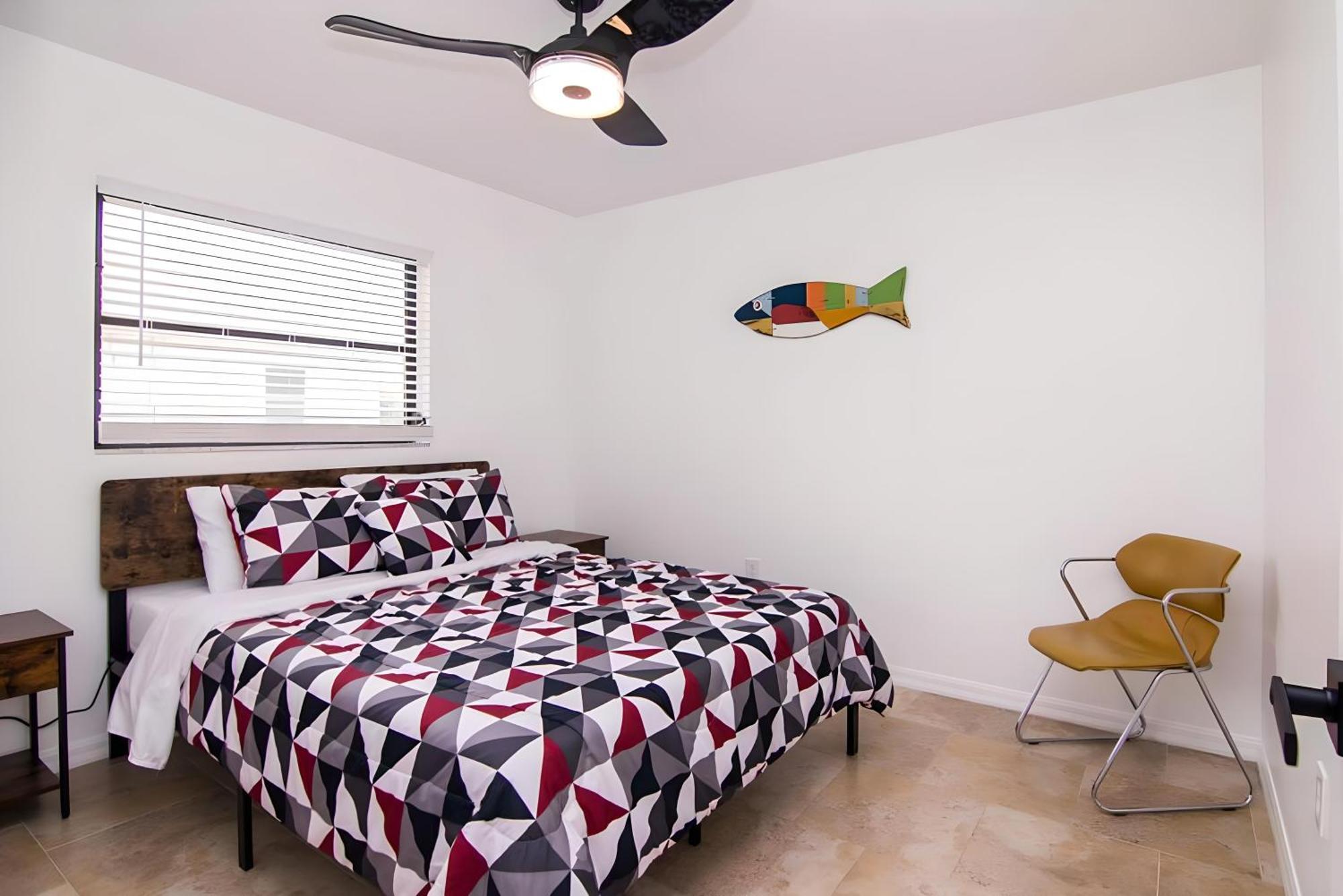 House With A Boatyour Private Waterfront Resort พอร์ตชาร์ล็อต ภายนอก รูปภาพ