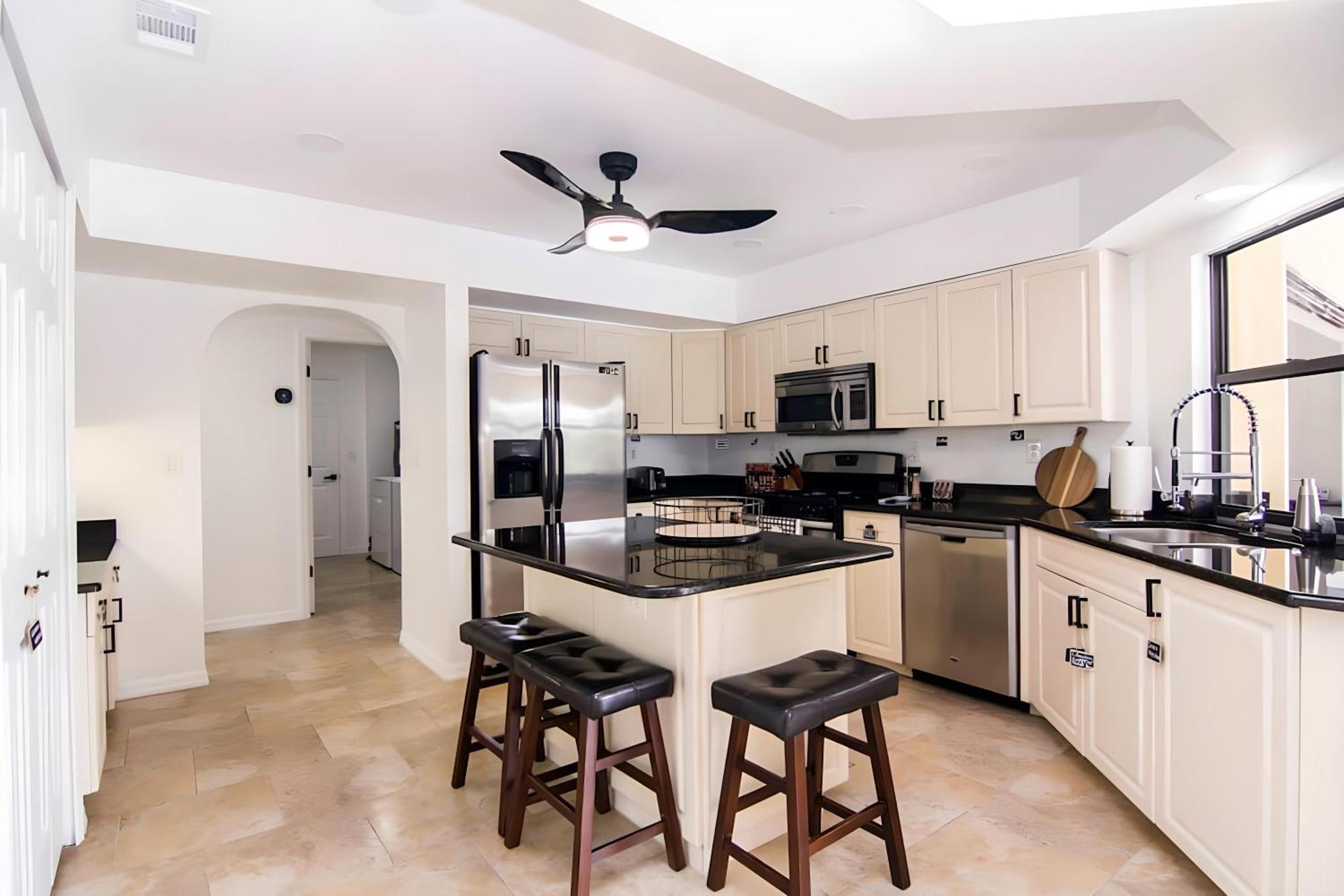 House With A Boatyour Private Waterfront Resort พอร์ตชาร์ล็อต ภายนอก รูปภาพ