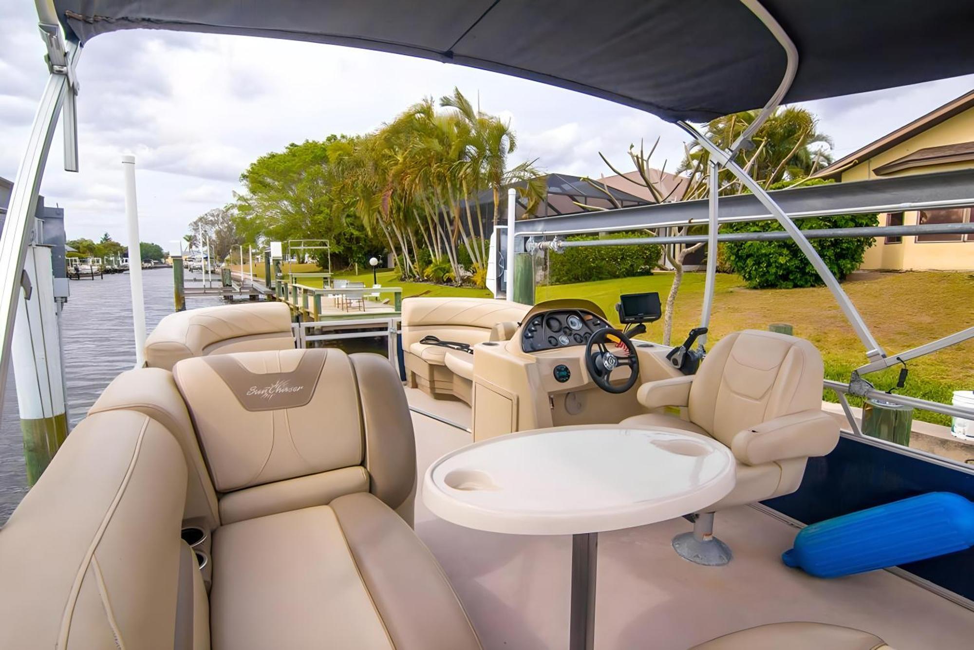 House With A Boatyour Private Waterfront Resort พอร์ตชาร์ล็อต ภายนอก รูปภาพ