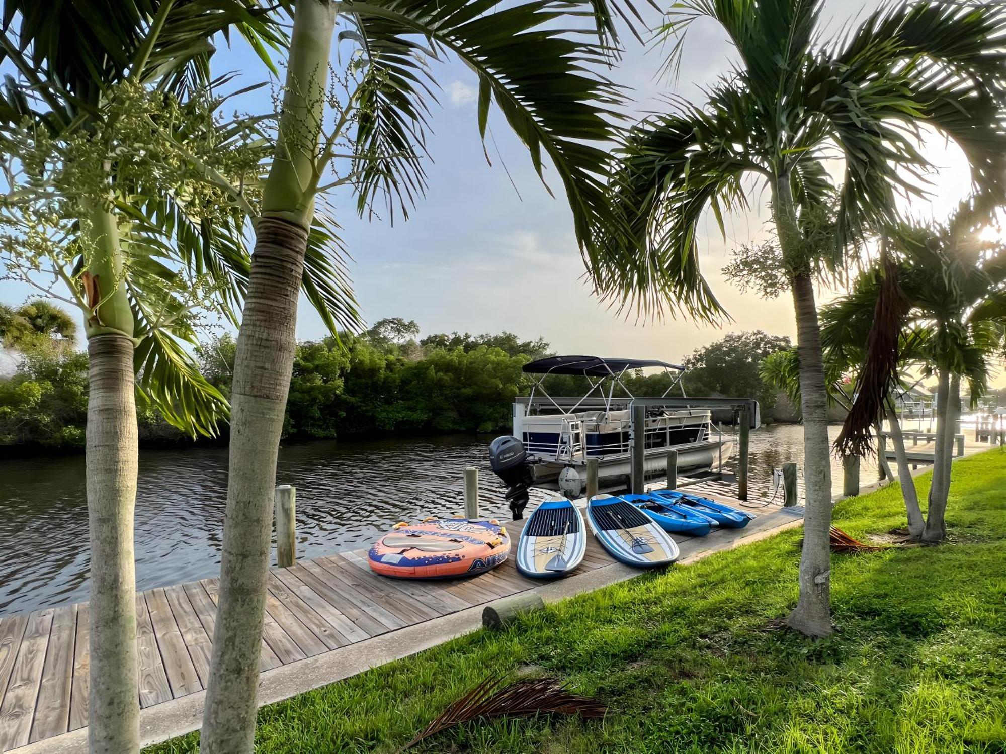 House With A Boatyour Private Waterfront Resort พอร์ตชาร์ล็อต ภายนอก รูปภาพ